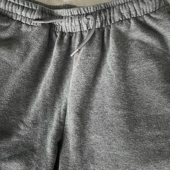 GUC Kid’s Nike Jordan Drawstring Gray Shorts with Jordan Emblem size LG 12-13yrs - Picture 10 of 12